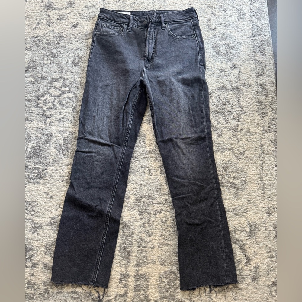 GAP Women's High-Waist Straight Leg Jeans in Dark Gray